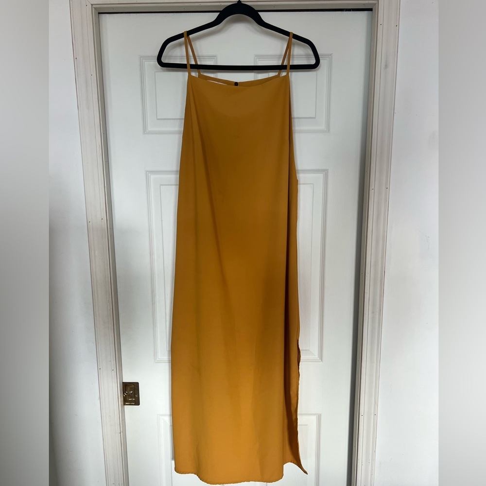 Elegant Yellow Maxi Dress - S/M